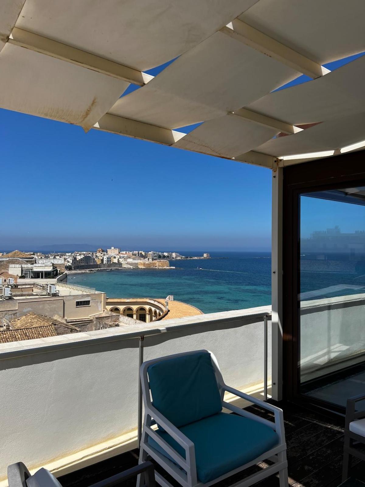 Attico Terrammare Lägenhet Trapani Exteriör bild